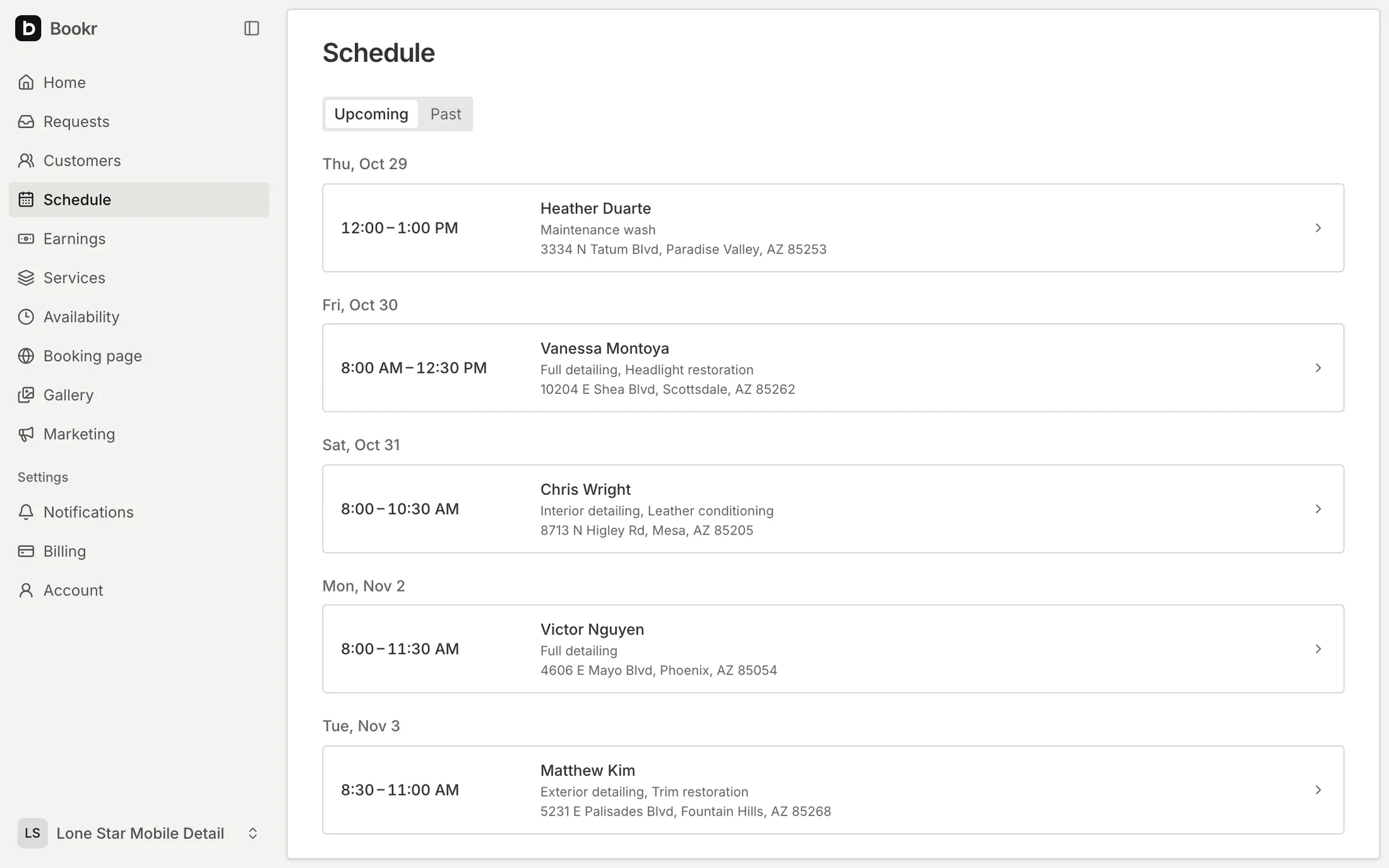 Schedule in the Bookr dashboard: upcoming visits by day, each with its time, customer, work and address.